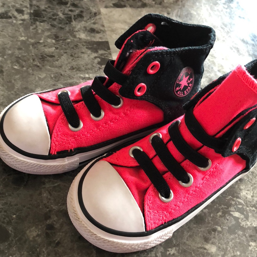 Little girls converse like new size 7